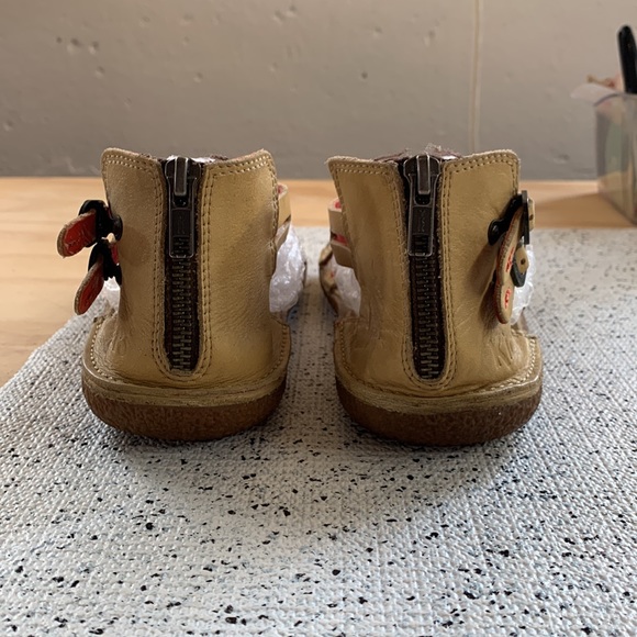 Nearly New Vintage Kickers Red and Tan Sandals - Picture 5 of 7